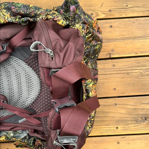 Gregory Maroon Women’s Deva 60 + Raincover - Picture 8 of 8